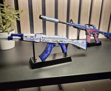 CS2 Mini gun skin figures finally arrived. They look incredible and the level of detail is amazing. Counter-Strike shrine complete ✅
