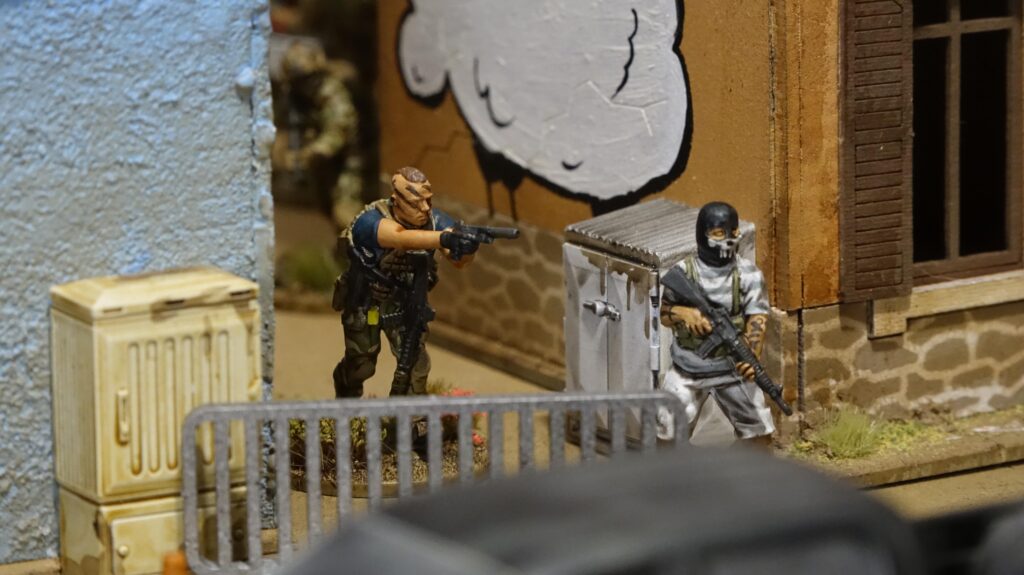 [COD] SOAP making his way through the favela to catch Rojas