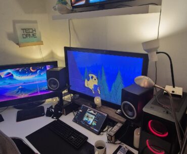 Custom desk setup 👌