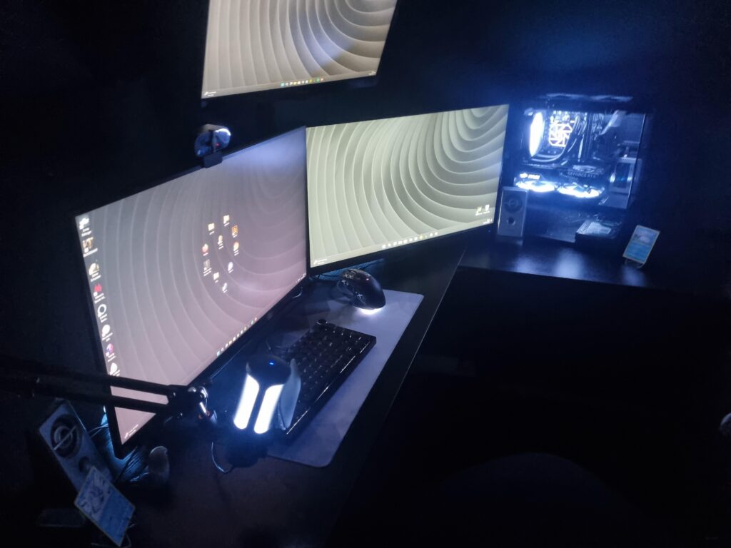 triple monitor setup complete after 6 months of saving