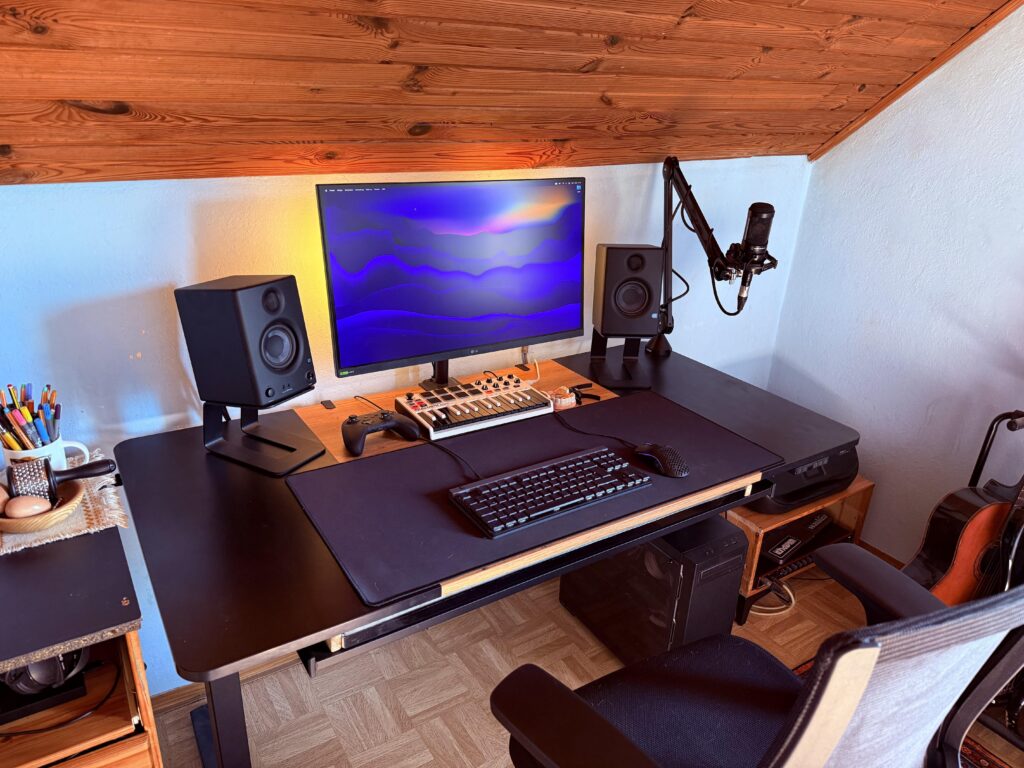 My battlestation for music and gaming