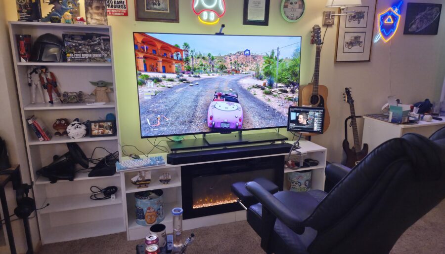 I haven’t straightened up in a while but it’s a fun space