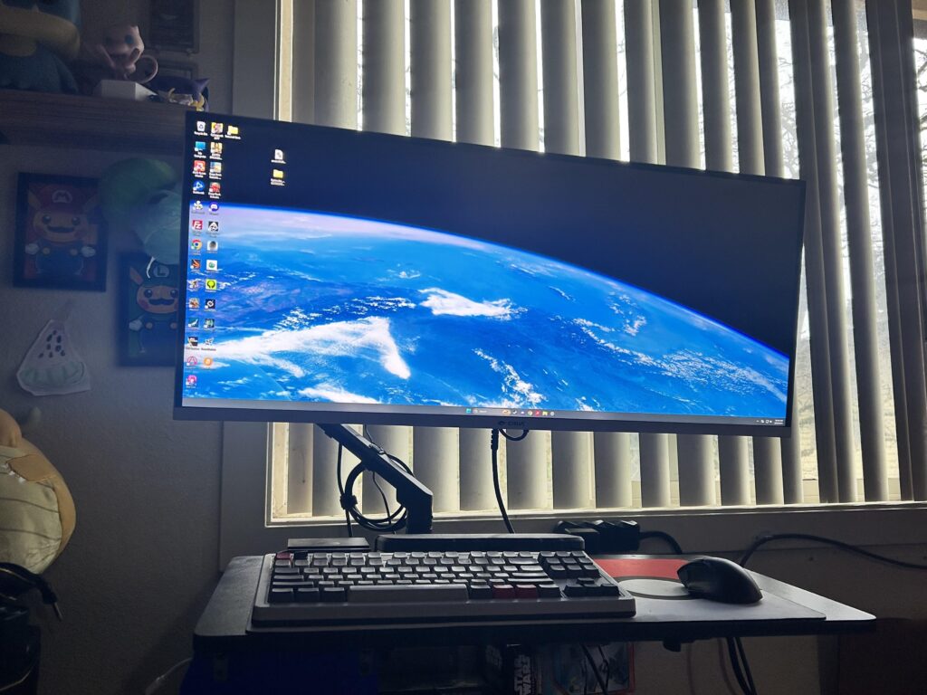 Got a new monitor for the bedside setup.