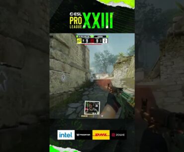 Krabeni WINS THE CLUTCH 1v2 and finishes the round with a SHOCKING KNIFE KILL #esl #epl #cs #cs2