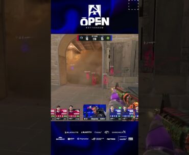 xKacpersky Lands a VAC Double Kill Through Smoke #blast #rotterdam #cs #cs2
