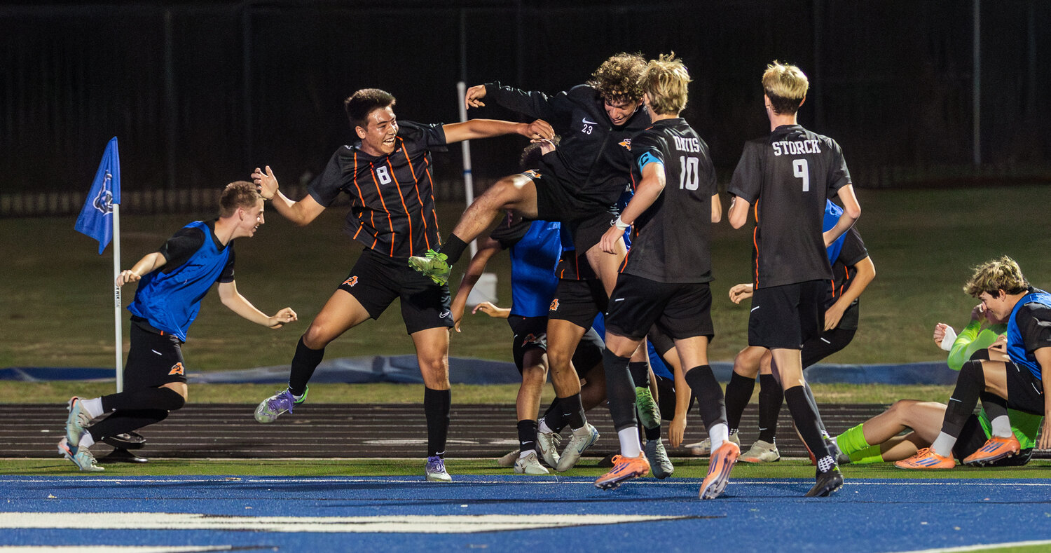 Bearcats win bi-district, area playoff games Bearcats win bi-district, area playoff games