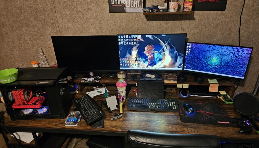 Messy Battlestation/Workbench