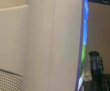 All these people talking about curved monitors, if you look closely my screen is curved too!!