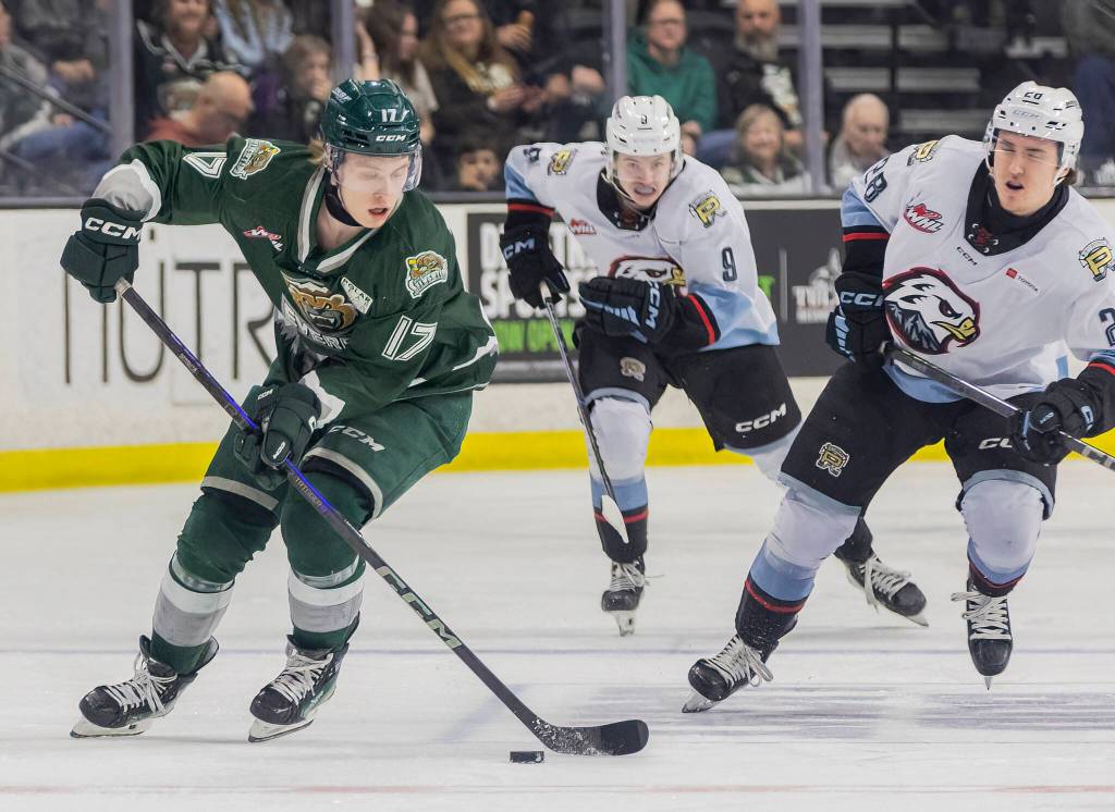 Silvertips shun past in dominant Game 1 win vs. Portland Everett Silvertips’ forward Julius Miettinen takes the puck down the ice in breakaway during the second round WHL playoff game against the Portland Winterhawks on Friday, April 11, 2025 in Everett, Washington. (Olivia Vanni / The Herald)