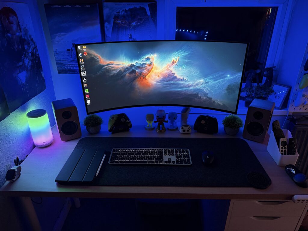 Recently joined the ultra wide team. Enjoying my setup at the moment.