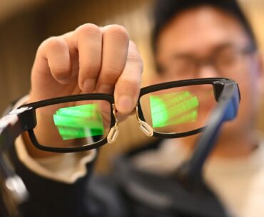 Comedic misuse of "Smart Glasses" in court.