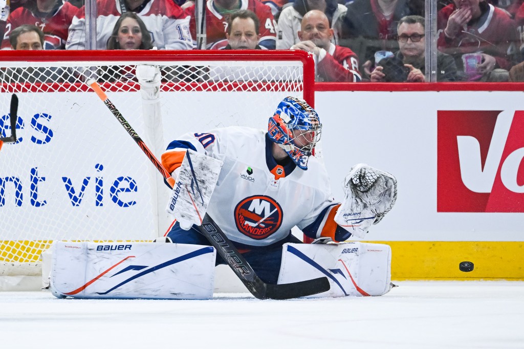 llya Sorokin tracks the puck during the Islanders' 7-3 loss to the Canadiens on March 21, 2026 in Montreal.