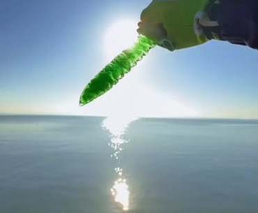 Tried making a green M9 bayonet out of glass
