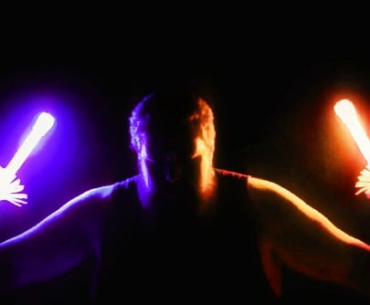 I was feeling inspired by the Lizzy Wizzy performance in Cyberpunk 2077 for an LED staff set.