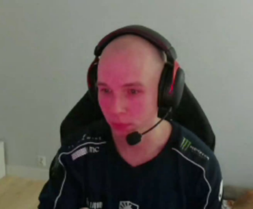 elige reaction.mp4