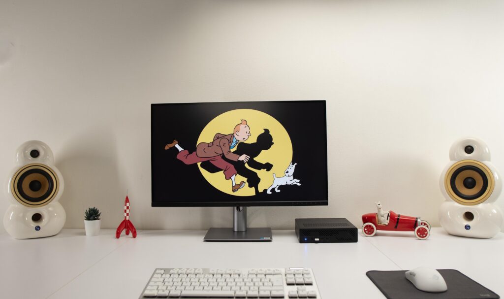Minimal Tintin Battlestation