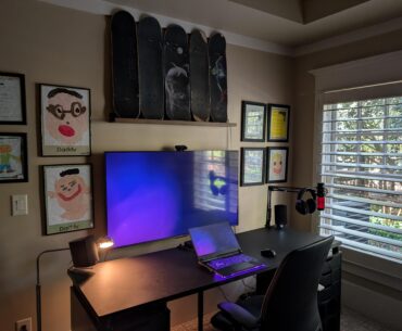 Lowlight purple minimalism