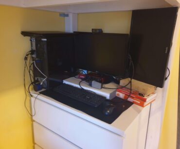 My crappy battlestation from 4 years ago