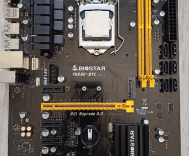 Random molex connector on the motherboard