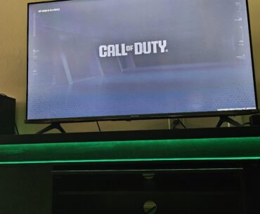 Is anyone stuck at "Not signed into a profile " screen?