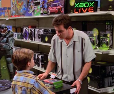 Original Xbox & Halo display in Two and a Half Men