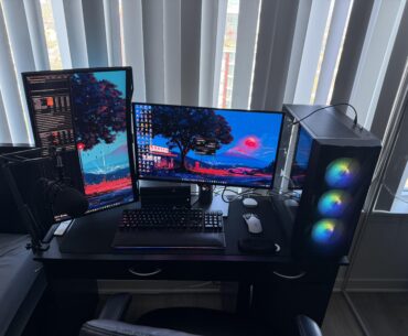 If only my room was bigger I’d have a nicer desk for my setup .