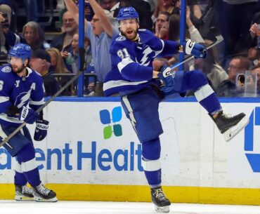 Lightning surge past Wild, gain ground in Atlantic race