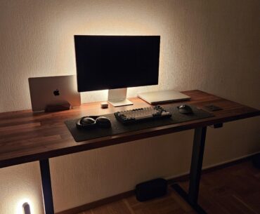 Anyone using Ikea Karlby top with Balolo desk shelf setup cockpit Walnut?