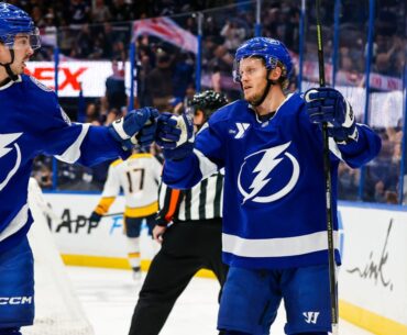 Lightning break tie in 3rd, Predators fail to pad wild-card lead