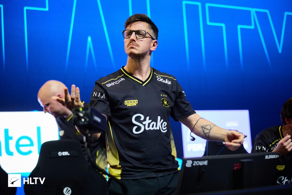 apEX trying to find where the crowd went