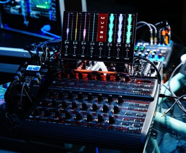 I made a custom DAW and controller for my synth