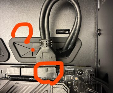 Which genius designed this vertical front usb 3 port?