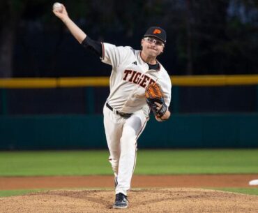 Baseball Completes Eight-Game Road Trip at UC Davis