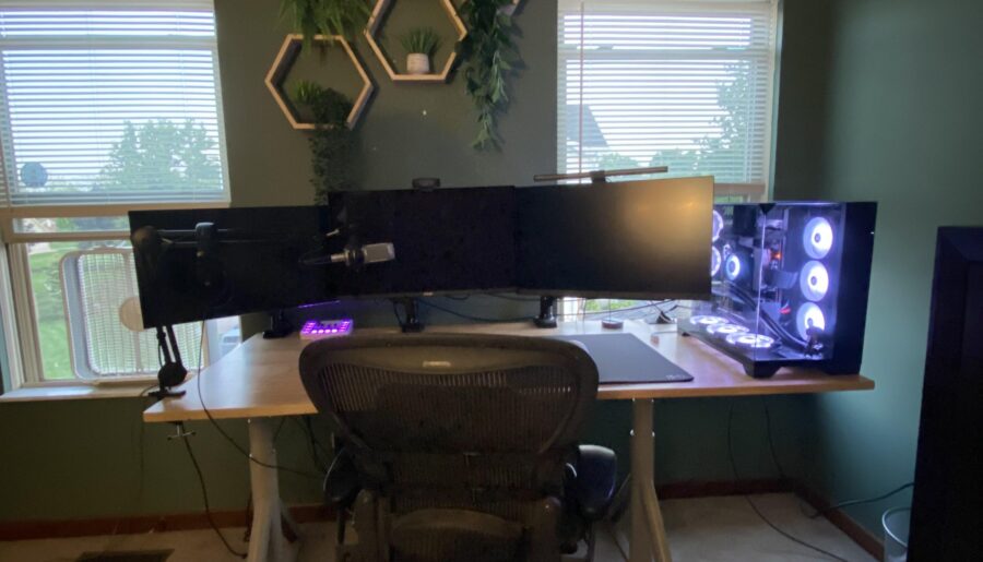 Just scored this UpLift Desk top for $120 on FB marketplace (retail $600+)