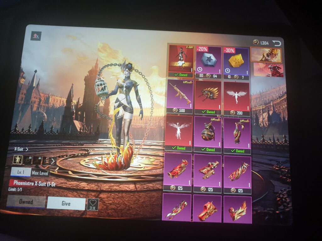 Mmm not happy but not too bad I guess ..I dont no how ppl get this xsuit with 10uc lol.i have before but after already owing it..but I put 8k uc on and damm was stressing but last spin I got it again and got glider parachute nades molly emotes ..