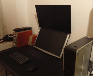 Double monitor set up, 2007 PC btw