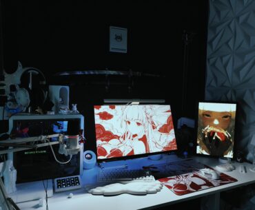 hi, current organization of my setup, had to get the screen closer for gaming recently