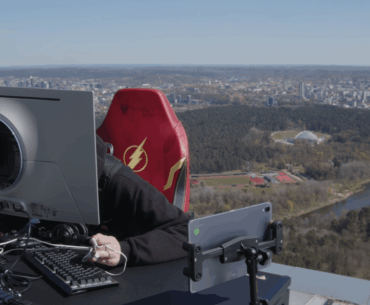 dima wallhacks and JL are about to 1v1 on the edge of a skyscraper for some reason