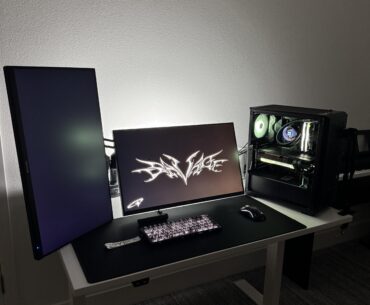 i need a bigger desk 😓