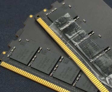 New HUDIMM DDR5 Standard Promises Cheaper Memory, But Testing Shows It Slashes Bandwidth in Half
