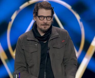 Lucas Pope accepting the Pioneer Award at GDC 2025