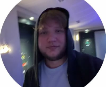 s1mple visited FaZe's practise room