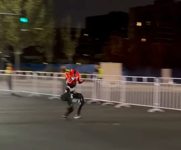 Robot marathon, Beijing