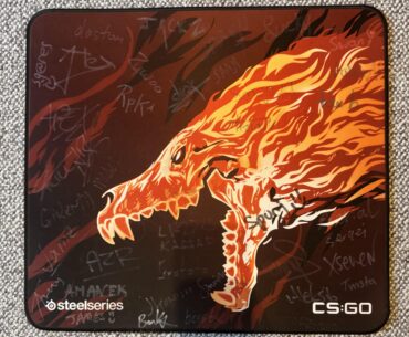 Mousepad with signatures