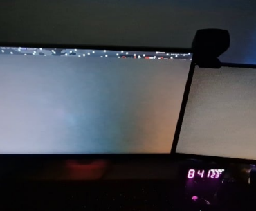 i let my pc run playing music while i laid in bed and saw it do this