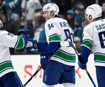 Canucks tie game late in 3rd period, edge Sharks in shootout
