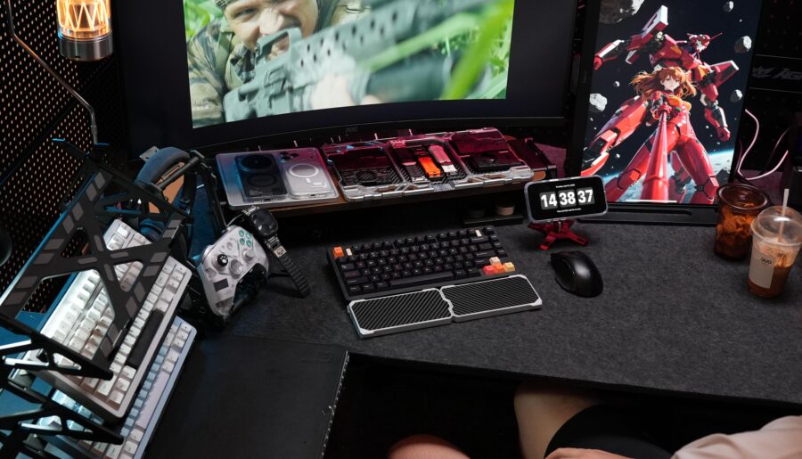 too much things on desk, need take off more things