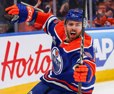 Dickinson makes long-awaited playoff return, shines for Oilers in Game 1 win
