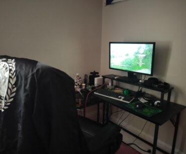 Behold my battlestation! Pretend it's the cockpit of a mech