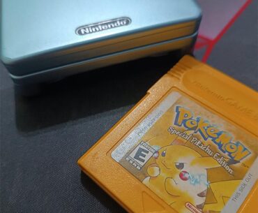 Found my Pokémon Yellow sitting in a drawer! Best discovery ever. ^^
